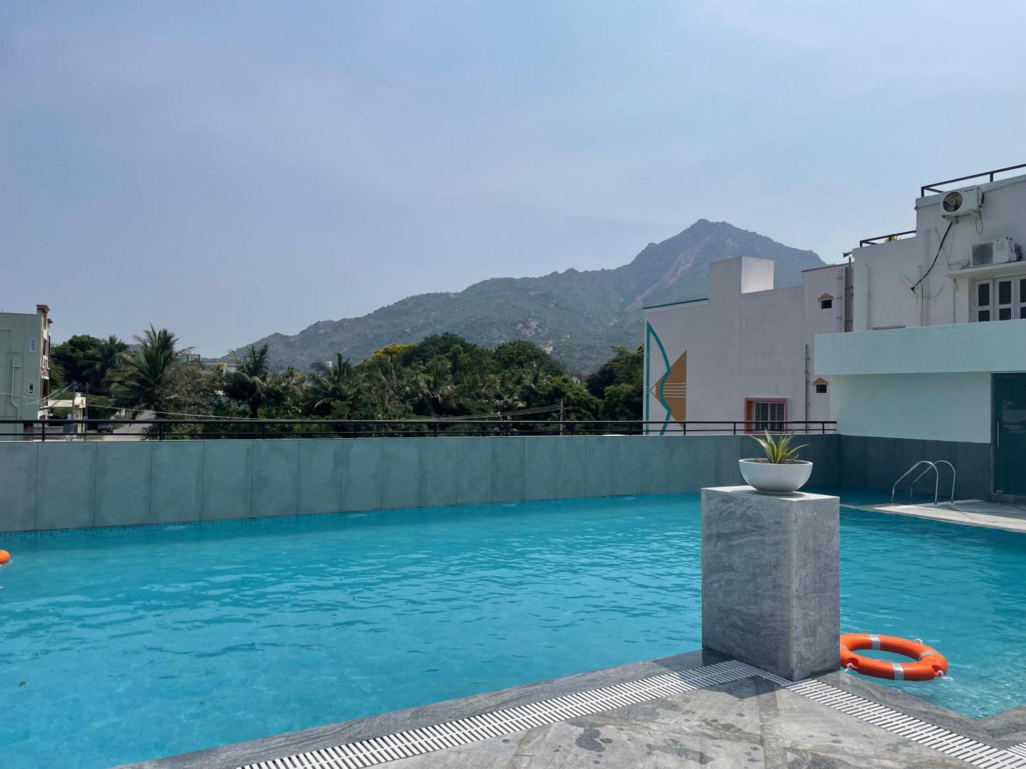 Aashreya Suites Tiruvannāmalai エクステリア 写真