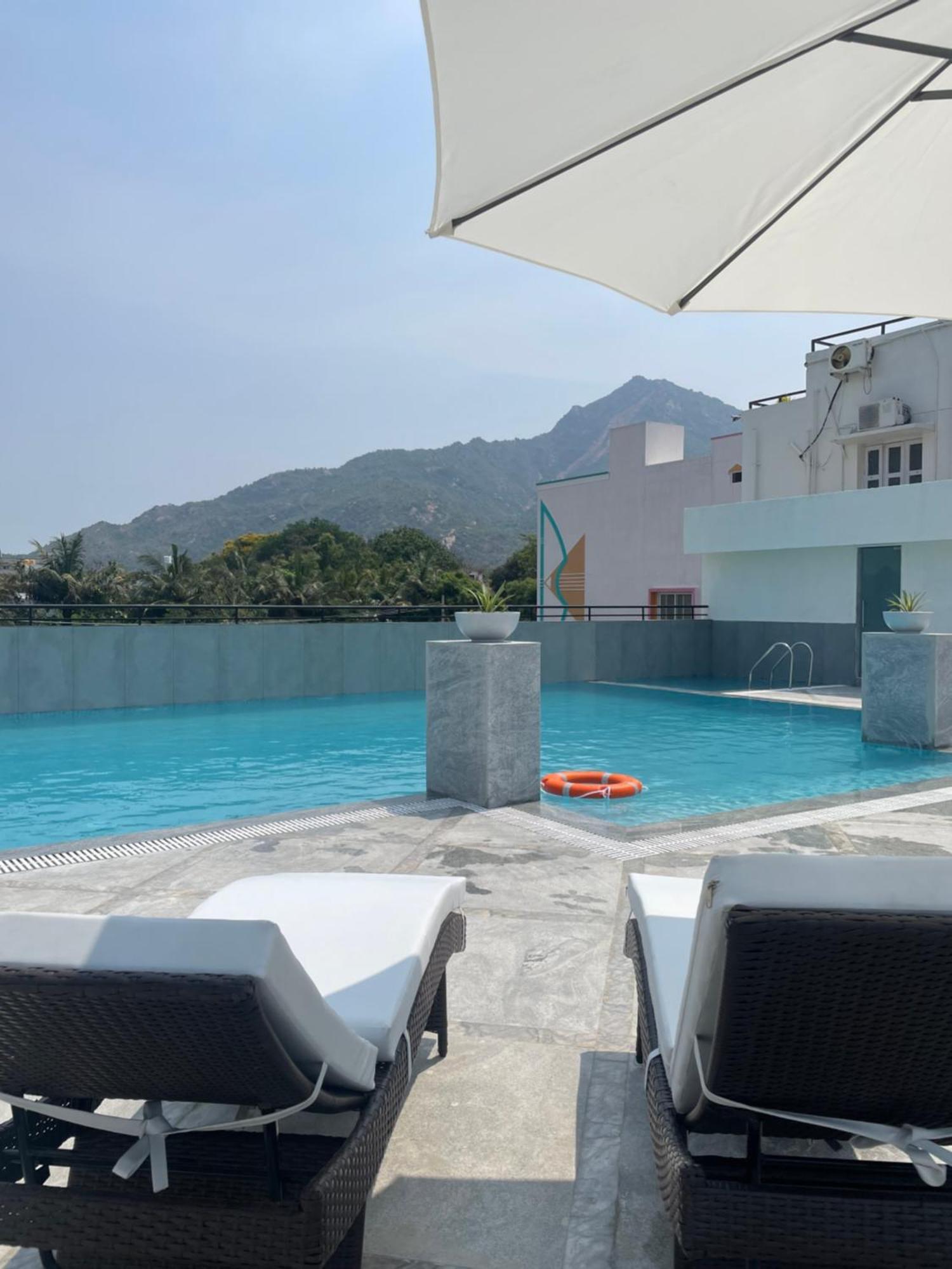 Aashreya Suites Tiruvannāmalai エクステリア 写真